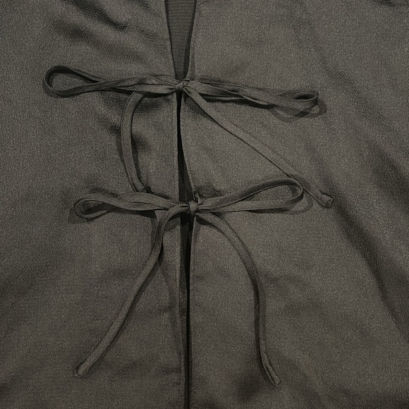 Size small Wild Fable silk bow tie blouse - Picture 7 of 8